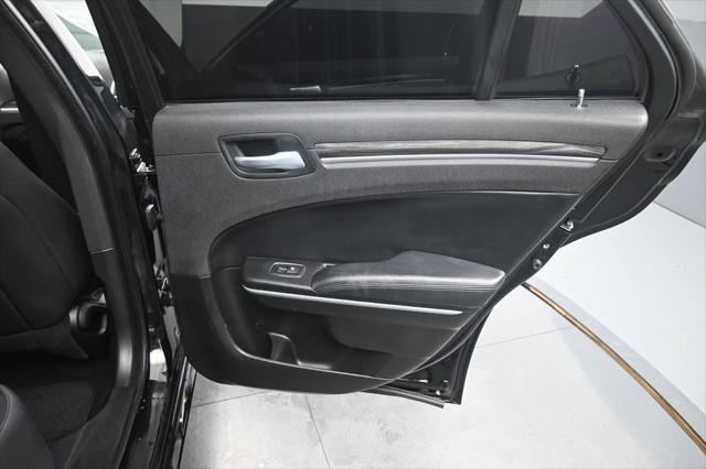2022 Chrysler 300 Touring