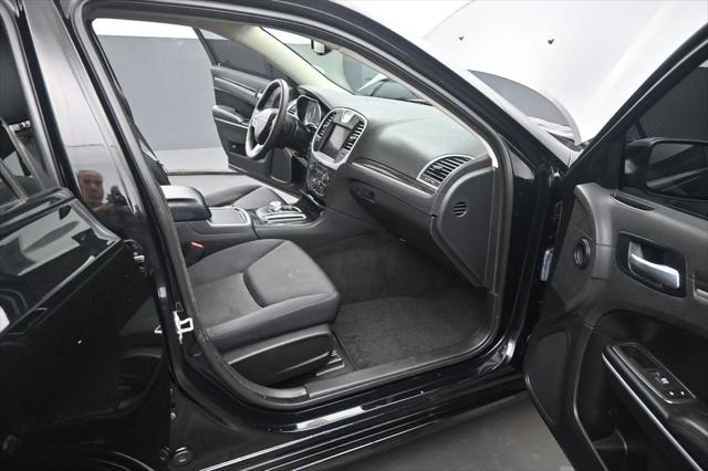 2022 Chrysler 300 Touring