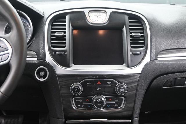 2022 Chrysler 300 Touring