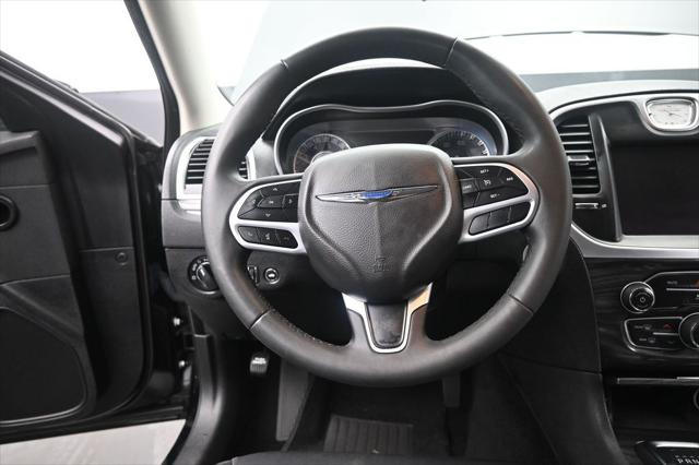 2022 Chrysler 300 Touring