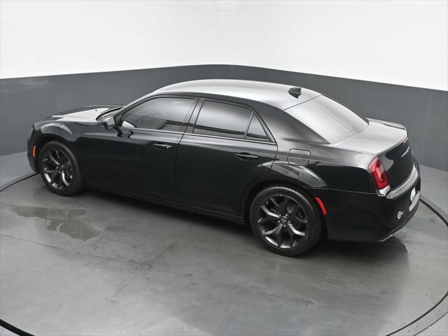 2022 Chrysler 300 Touring