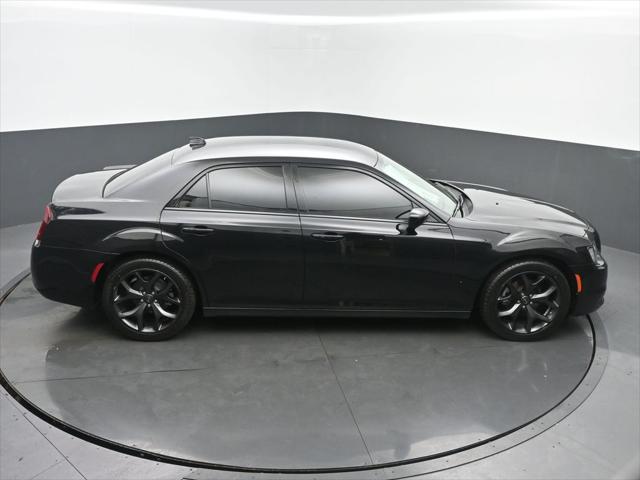 2022 Chrysler 300 Touring