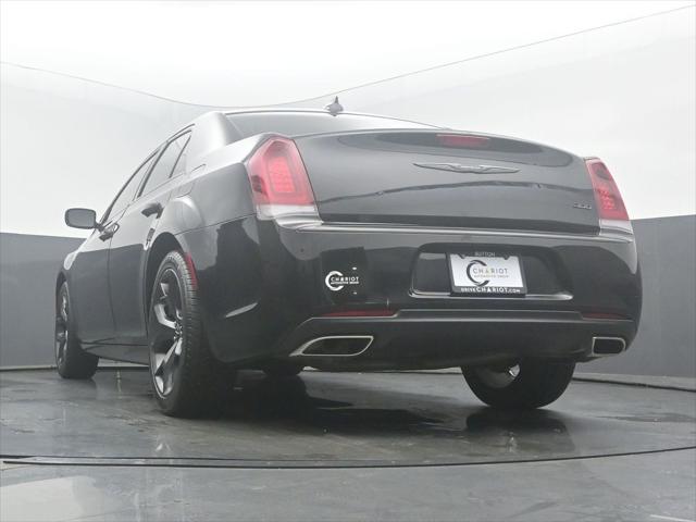 2022 Chrysler 300 Touring