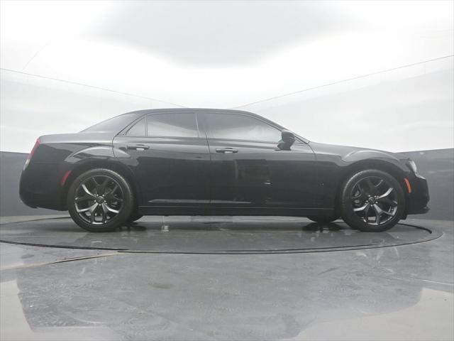 2022 Chrysler 300 Touring