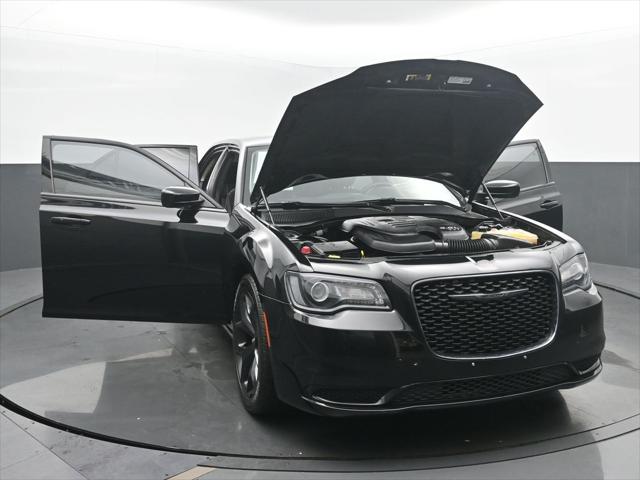 2022 Chrysler 300 Touring