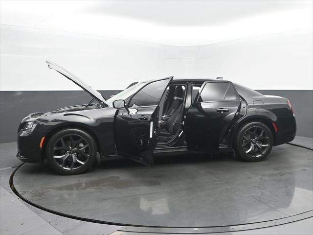 2022 Chrysler 300 Touring
