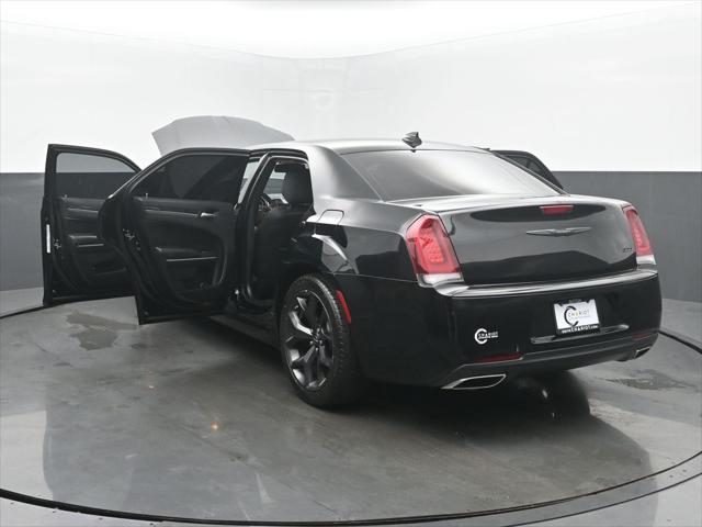 2022 Chrysler 300 Touring