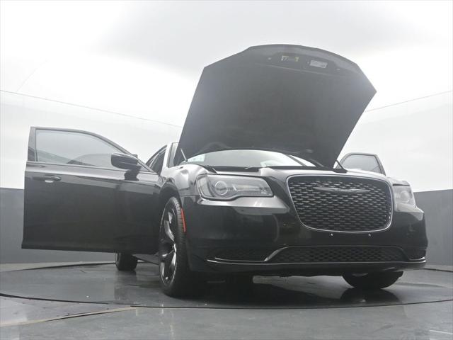 2022 Chrysler 300 Touring