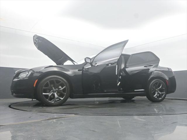 2022 Chrysler 300 Touring