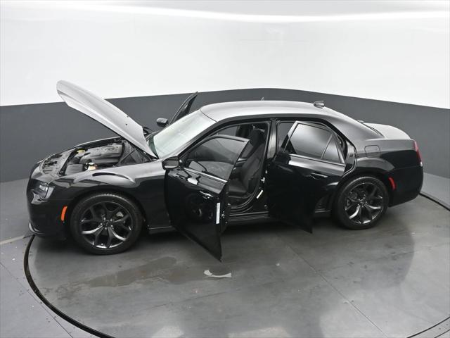 2022 Chrysler 300 Touring