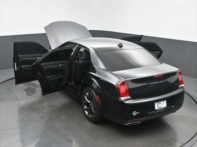 2022 Chrysler 300 Touring