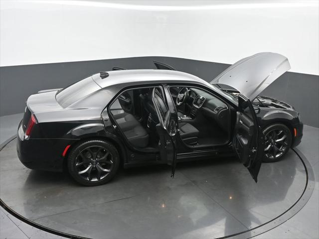 2022 Chrysler 300 Touring