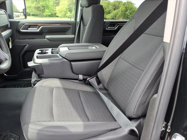 2026 Chevrolet Silverado 2500HD Crew Cab, Standard Bed, LT, 4WD