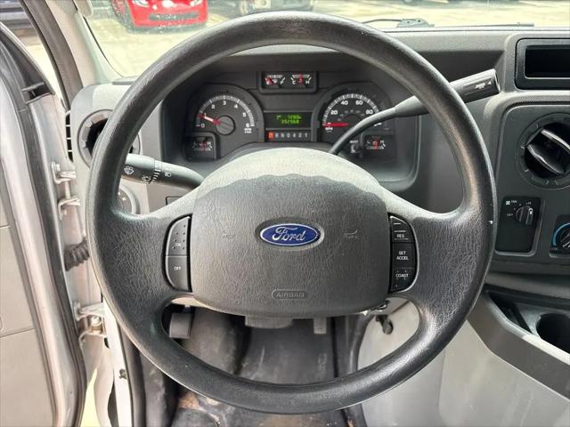 2016 Ford E-350 Cutaway E-350