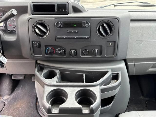 2016 Ford E-350 Cutaway E-350