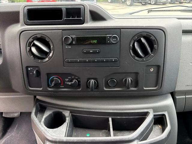 2016 Ford E-350 Cutaway E-350