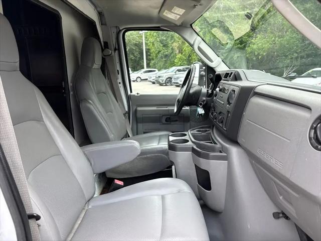 2016 Ford E-350 Cutaway E-350
