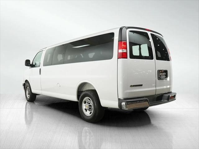 2025 Chevrolet Express Passenger RWD 3500 Extended Wheelbase LT