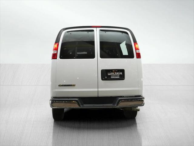 2025 Chevrolet Express Passenger RWD 3500 Extended Wheelbase LT