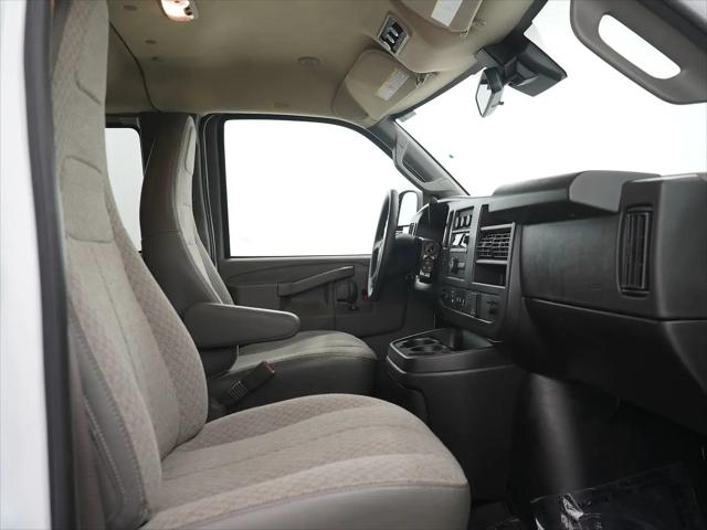 2025 Chevrolet Express Passenger RWD 3500 Extended Wheelbase LT