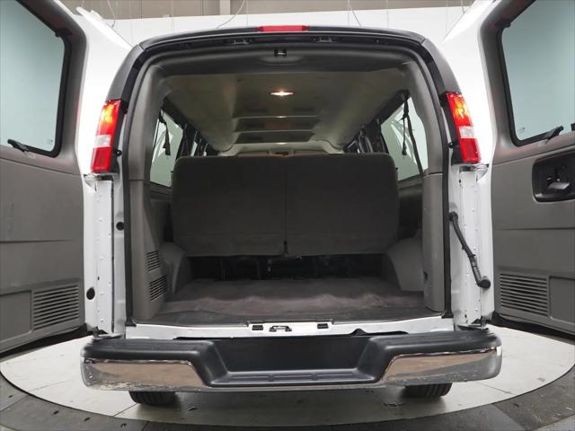 2025 Chevrolet Express Passenger RWD 3500 Extended Wheelbase LT