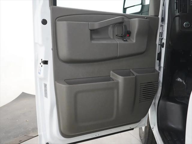 2025 Chevrolet Express Passenger RWD 3500 Extended Wheelbase LT