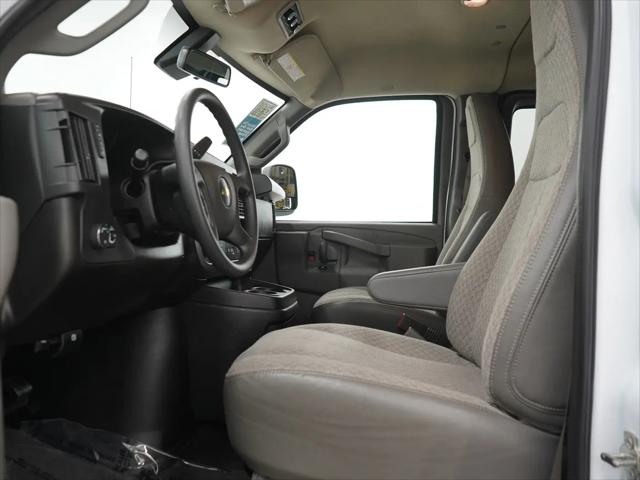 2025 Chevrolet Express Passenger RWD 3500 Extended Wheelbase LT