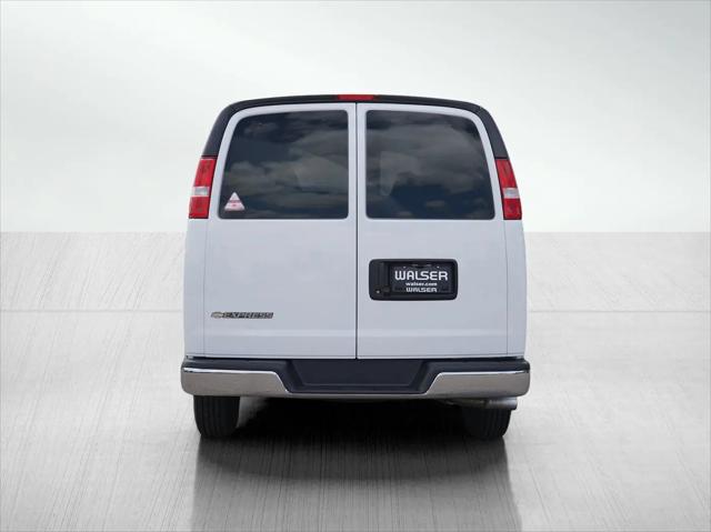 2025 Chevrolet Express Passenger RWD 3500 Extended Wheelbase LT