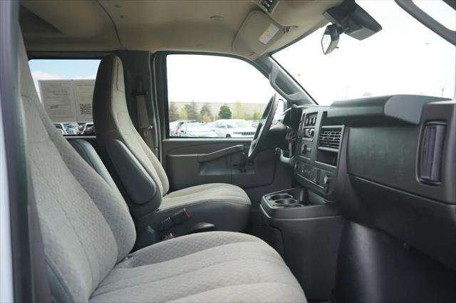 2025 Chevrolet Express Passenger RWD 3500 Extended Wheelbase LT