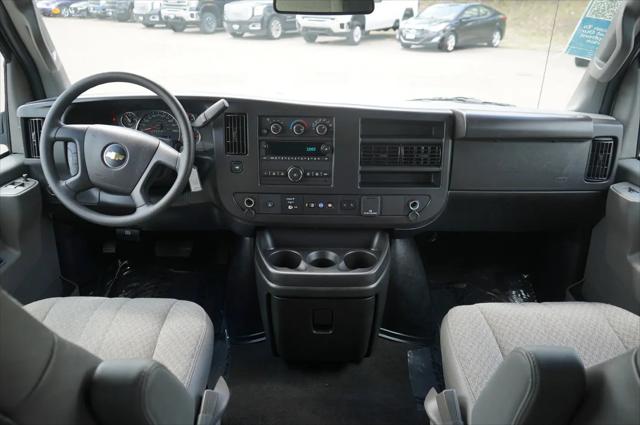 2025 Chevrolet Express Passenger RWD 3500 Extended Wheelbase LT
