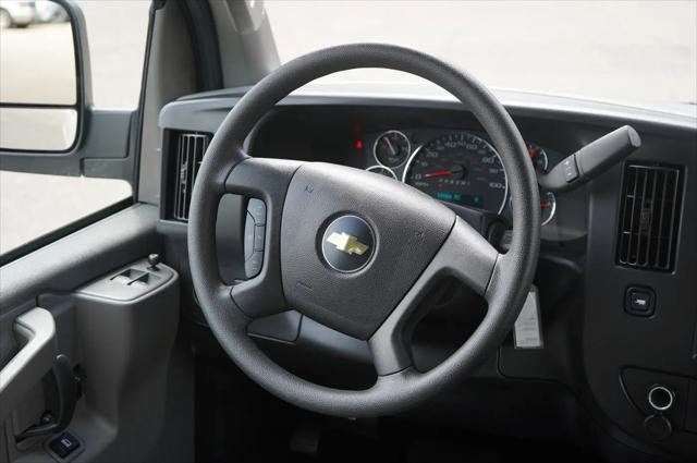 2025 Chevrolet Express Passenger RWD 3500 Extended Wheelbase LT
