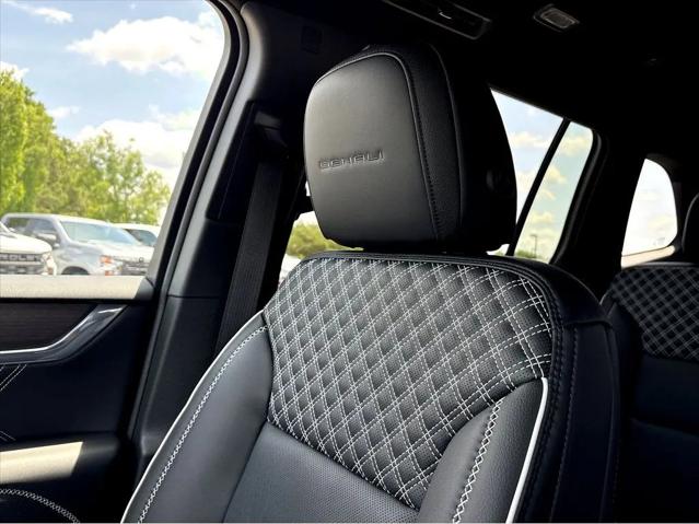 2026 GMC Acadia Denali AWD