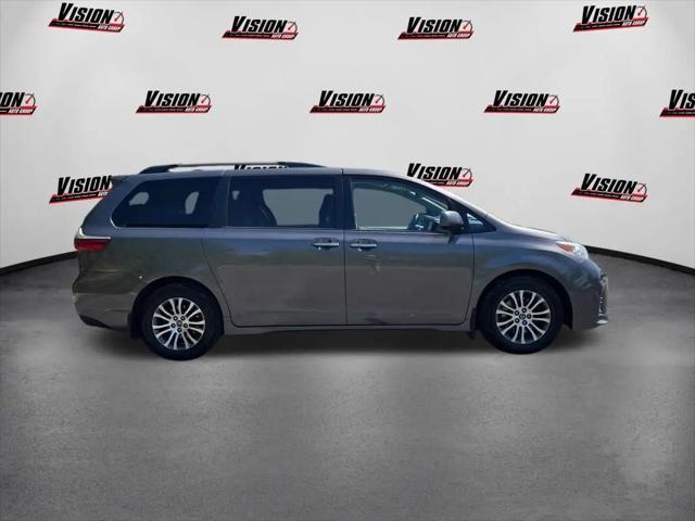 2019 Toyota Sienna XLE 8 Passenger