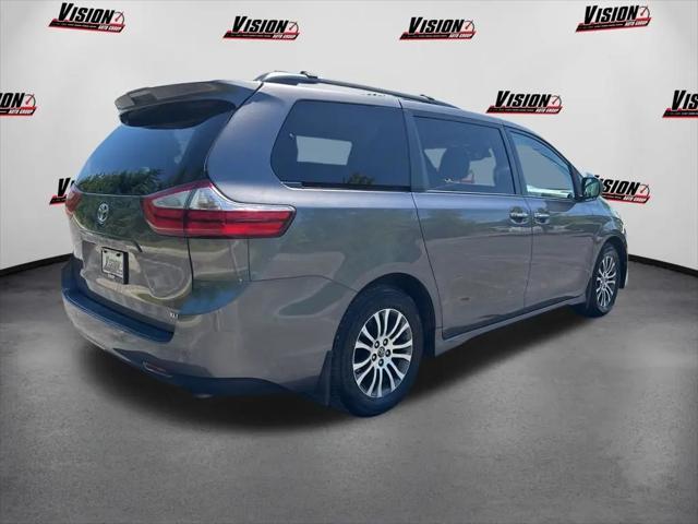 2019 Toyota Sienna XLE 8 Passenger