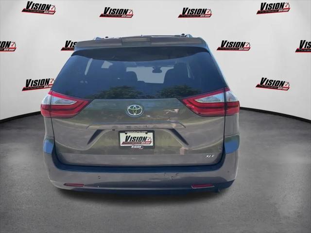 2019 Toyota Sienna XLE 8 Passenger