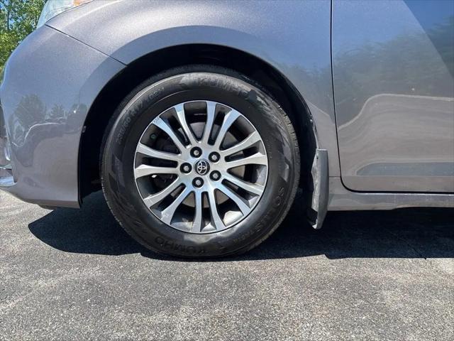 2019 Toyota Sienna XLE 8 Passenger