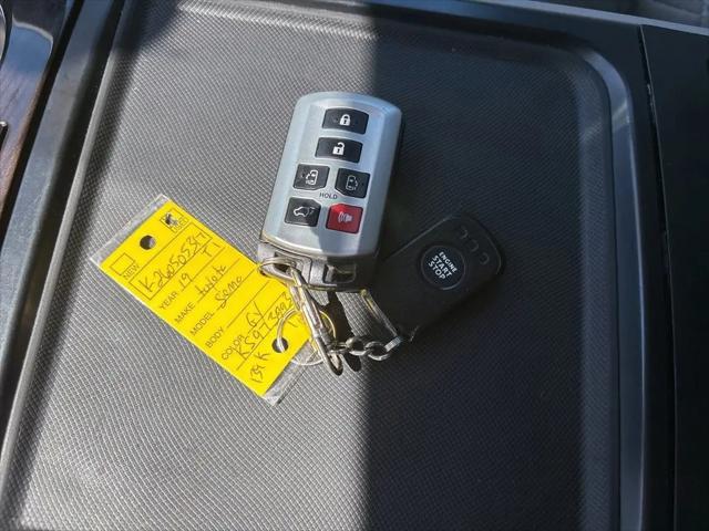2019 Toyota Sienna XLE 8 Passenger