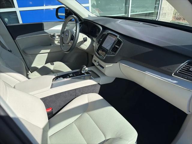 2023 Volvo XC90 B5 Core