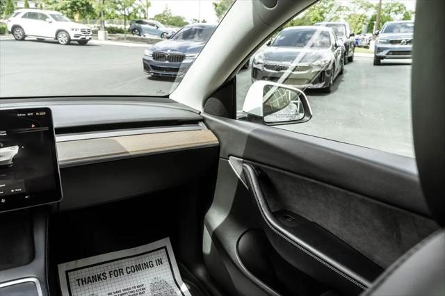 2022 Tesla Model Y Long Range Dual Motor All-Wheel Drive