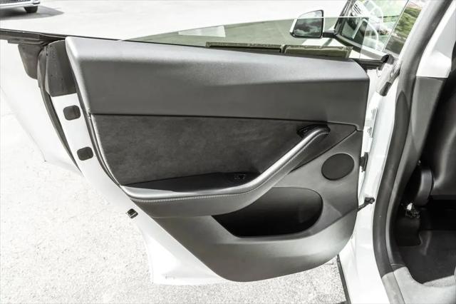 2022 Tesla Model Y Long Range Dual Motor All-Wheel Drive