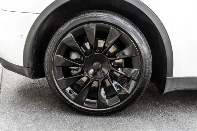 2022 Tesla Model Y Long Range Dual Motor All-Wheel Drive