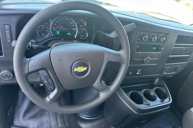 2026 Chevrolet Express Cargo Van 2500 Regular Wheelbase, WT, RWD