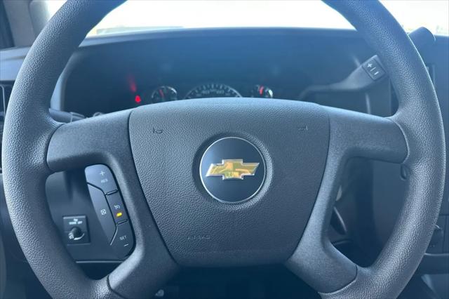 2026 Chevrolet Express Cargo Van 2500 Regular Wheelbase, WT, RWD
