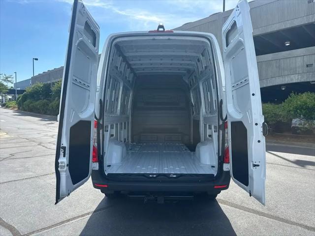 2026 Mercedes-Benz Sprinter 2500 Standard Roof 4-Cyl Diesel