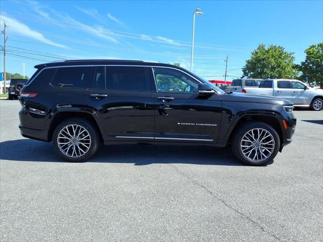 2022 Jeep Grand Cherokee L Summit Reserve 4x4 2022 Jeep Grand Cherokee L Summit Reserve 4x4