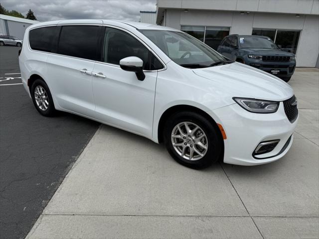 2023 Chrysler Pacifica Touring L for sale in Kimball, MN