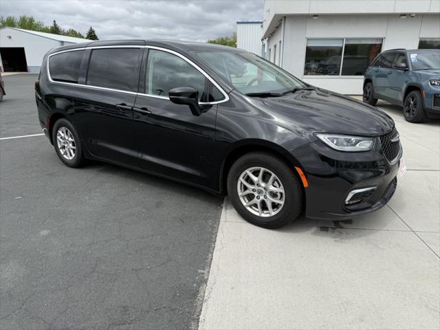 2023 Chrysler Pacifica Touring L for sale in Kimball, MN