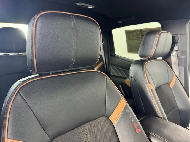 2025 GMC Canyon 4WD AT4