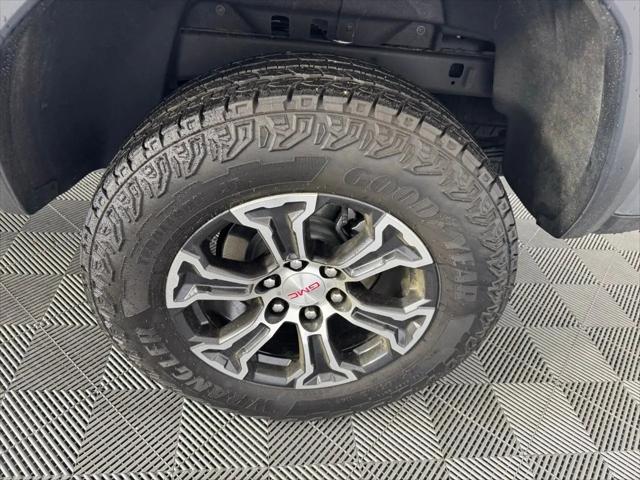 2025 GMC Canyon 4WD AT4