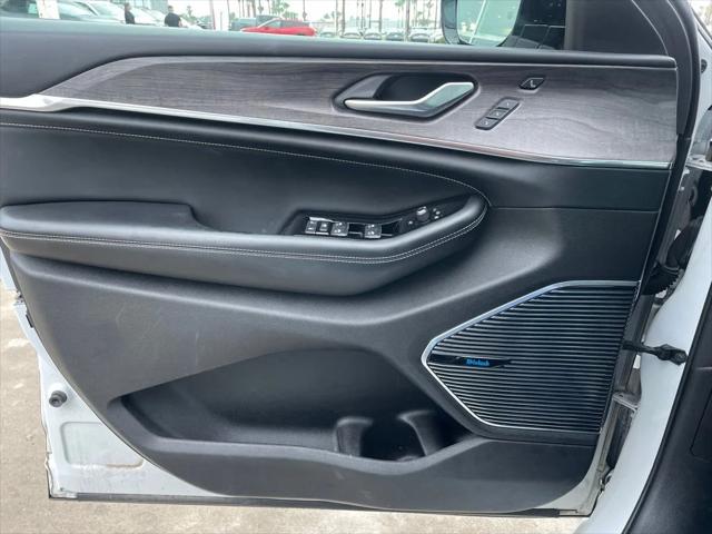 2022 Jeep Grand Cherokee L Overland 4x2